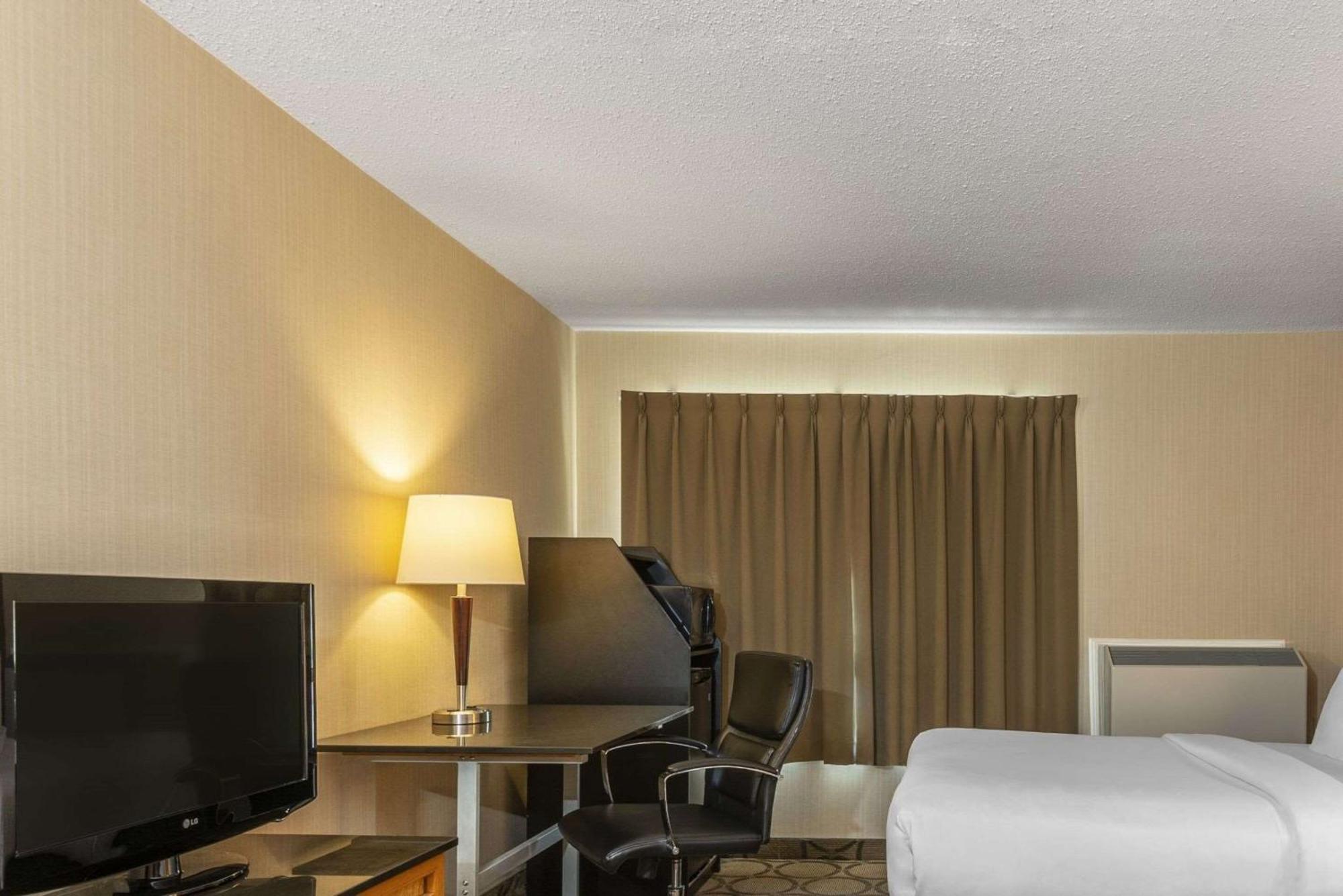 Comfort Inn Суифт-Каррент Экстерьер фото